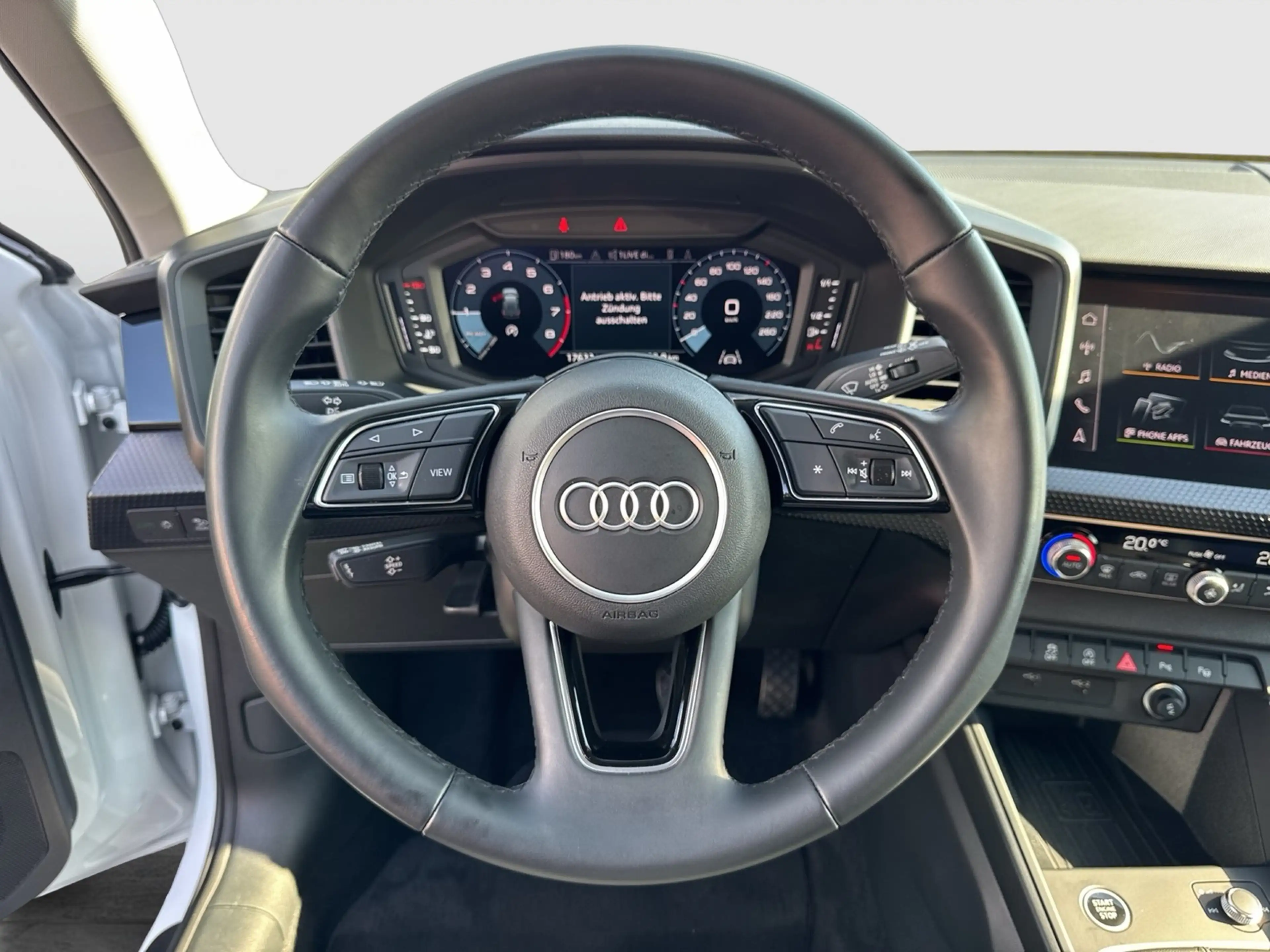 Audi A1 Sportback 25 TFSI S line — photo 6