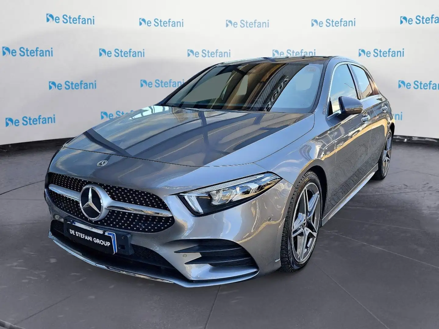 Mercedes-Benz A 200 A 200 d 4Matic Premium Grigio - 1