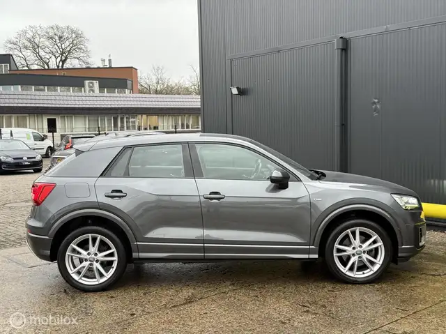 Audi Q2 view 9
