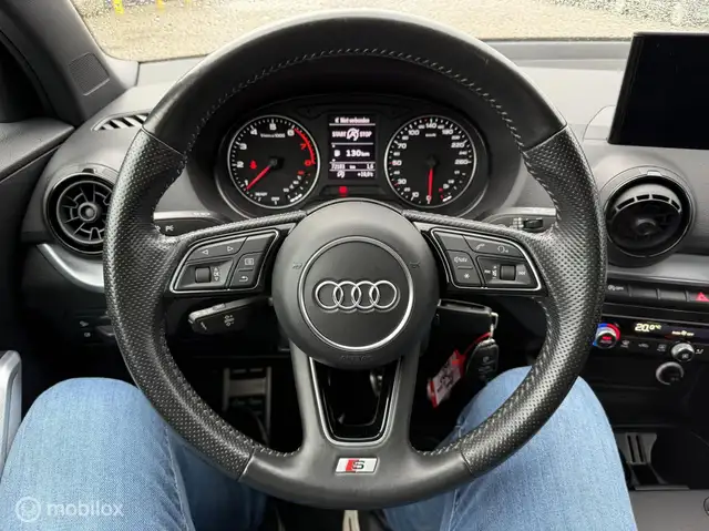 Audi Q2 view 12