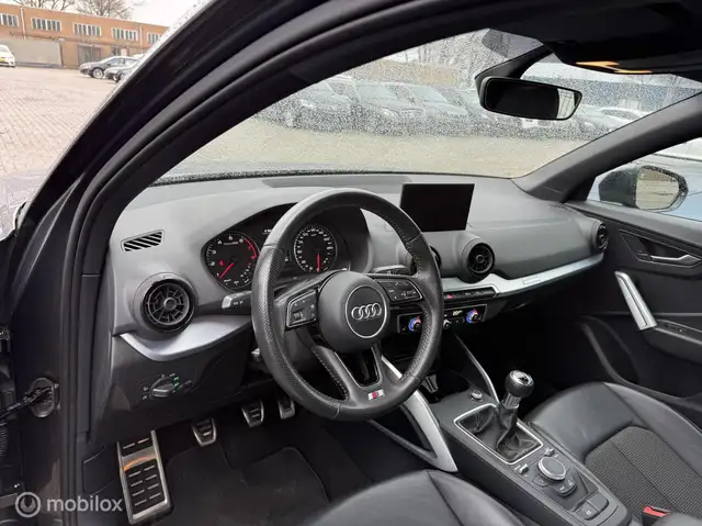 Audi Q2 view 11