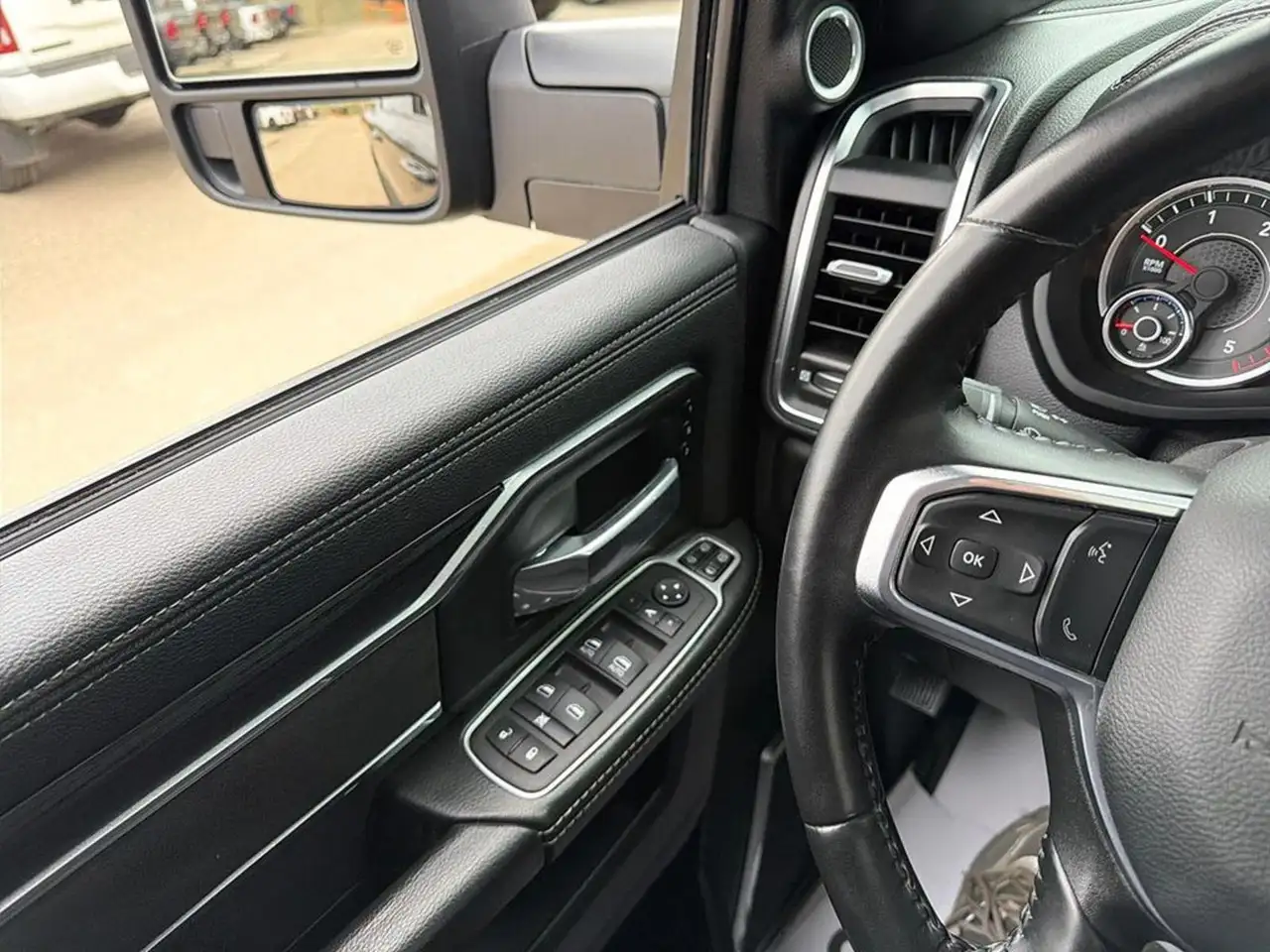 RAM 3500 снимка RAM 3500