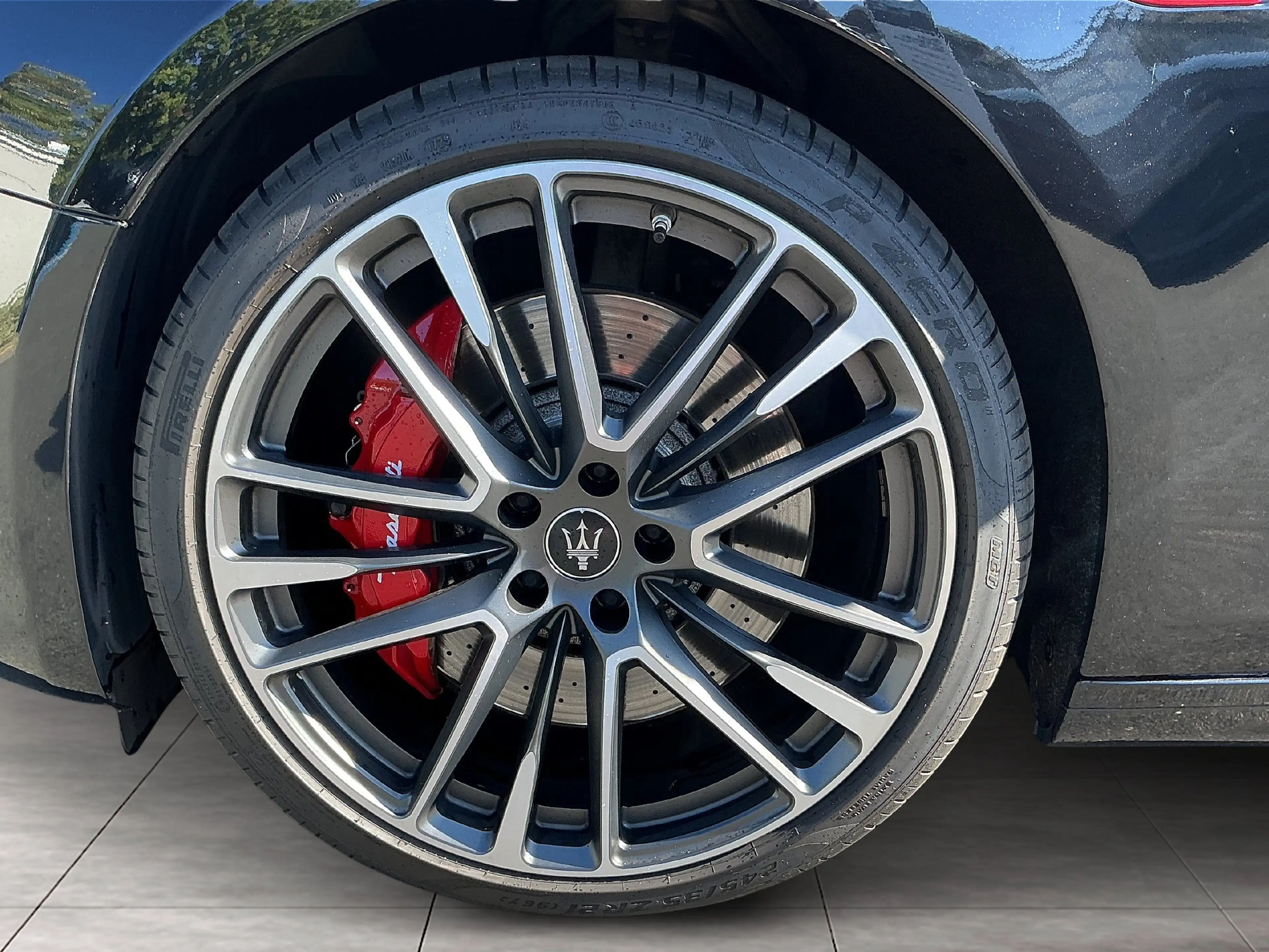 Maserati Ghibli Trofeo — photo 9