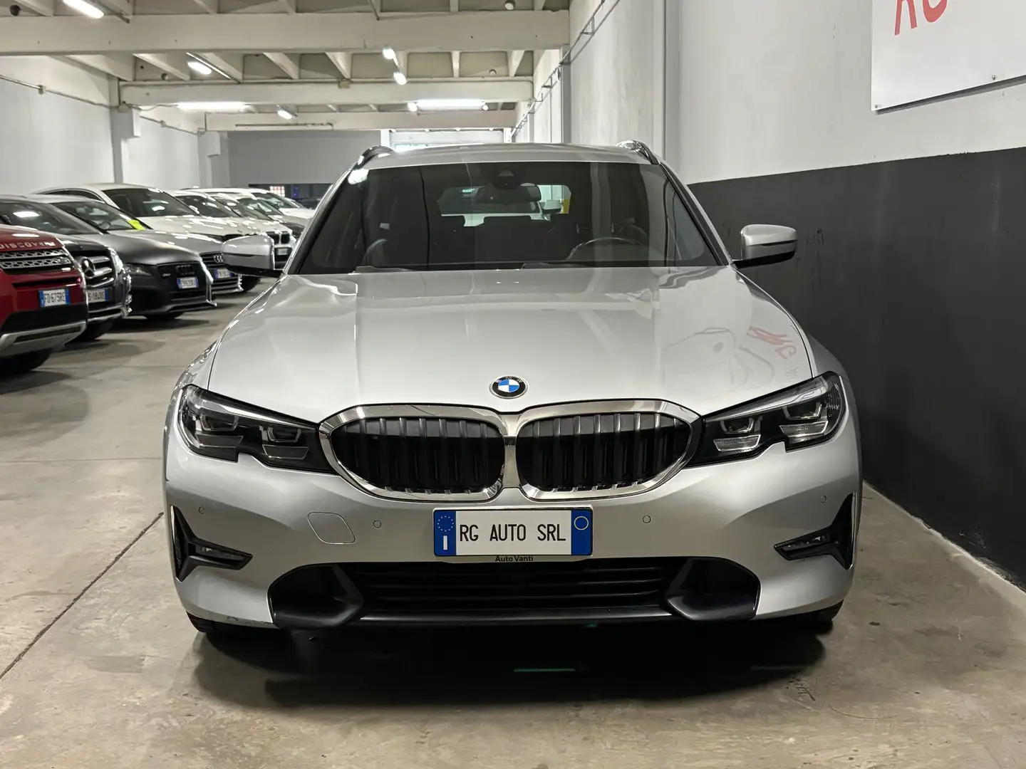 BMW 320 320d Touring xdrive Sport auto Silber - 2