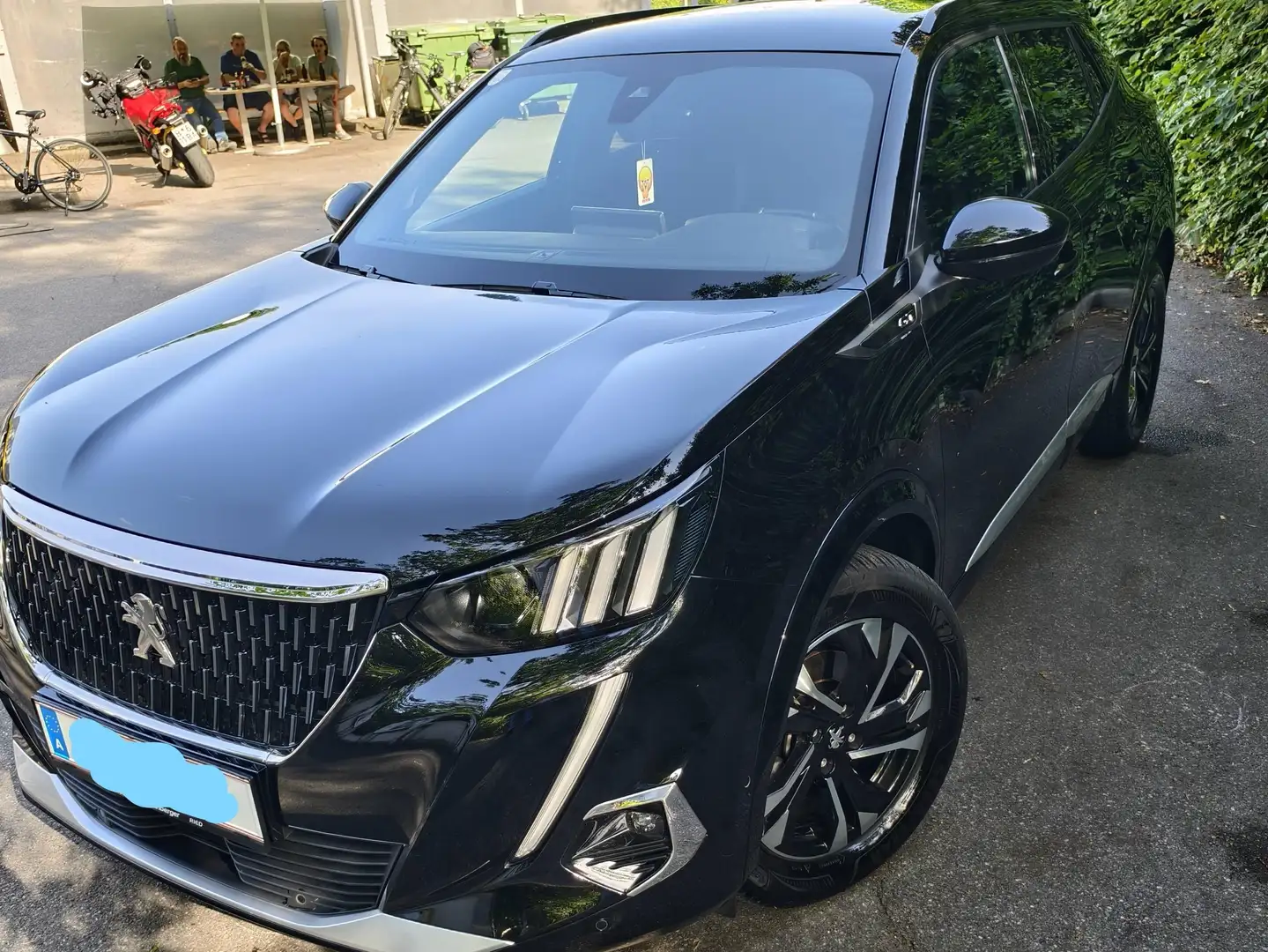 Peugeot 2008 2008 BlueHDi 130 S Schwarz - 1