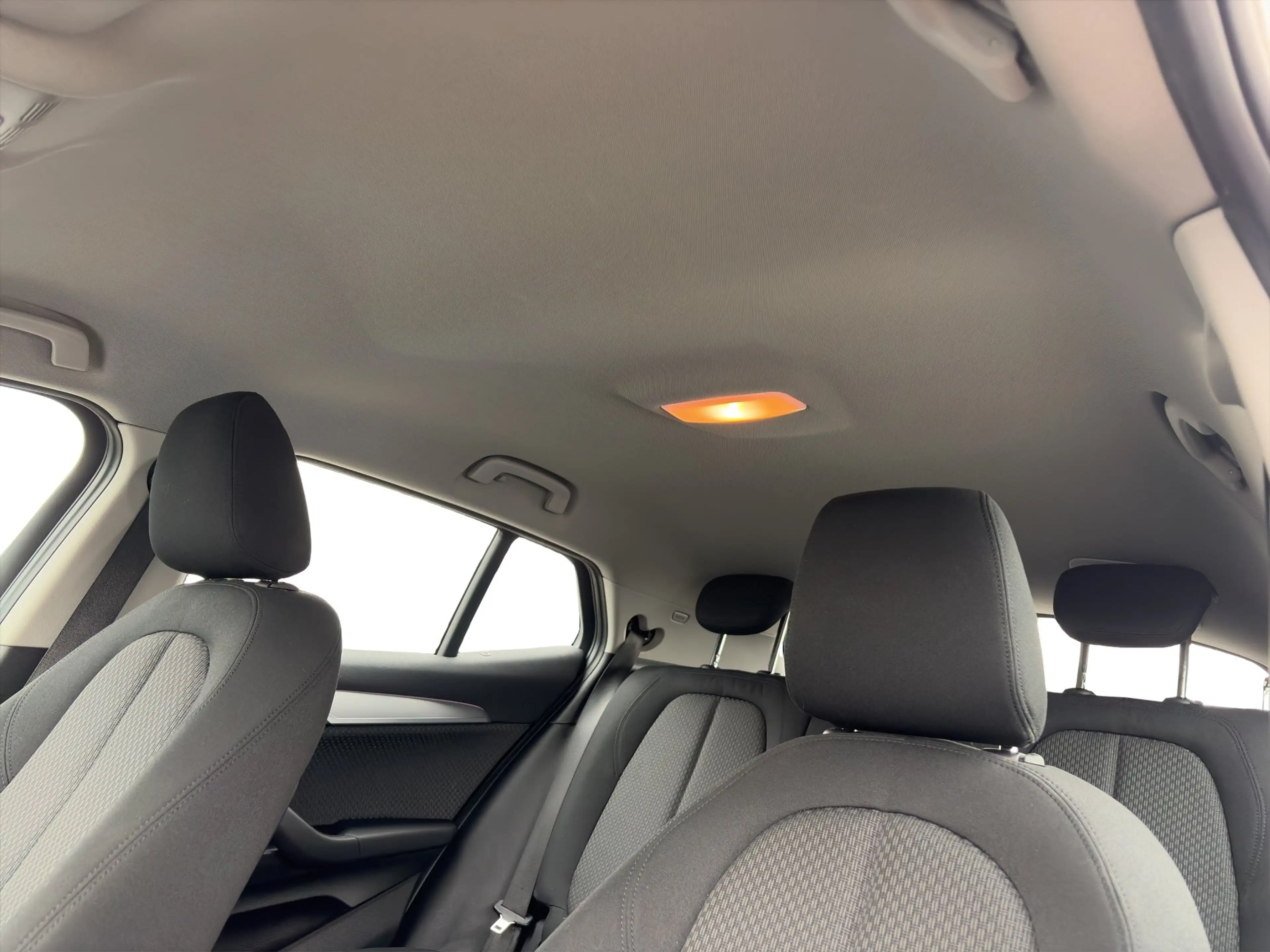 BMW X2 xDrive25e — photo 12