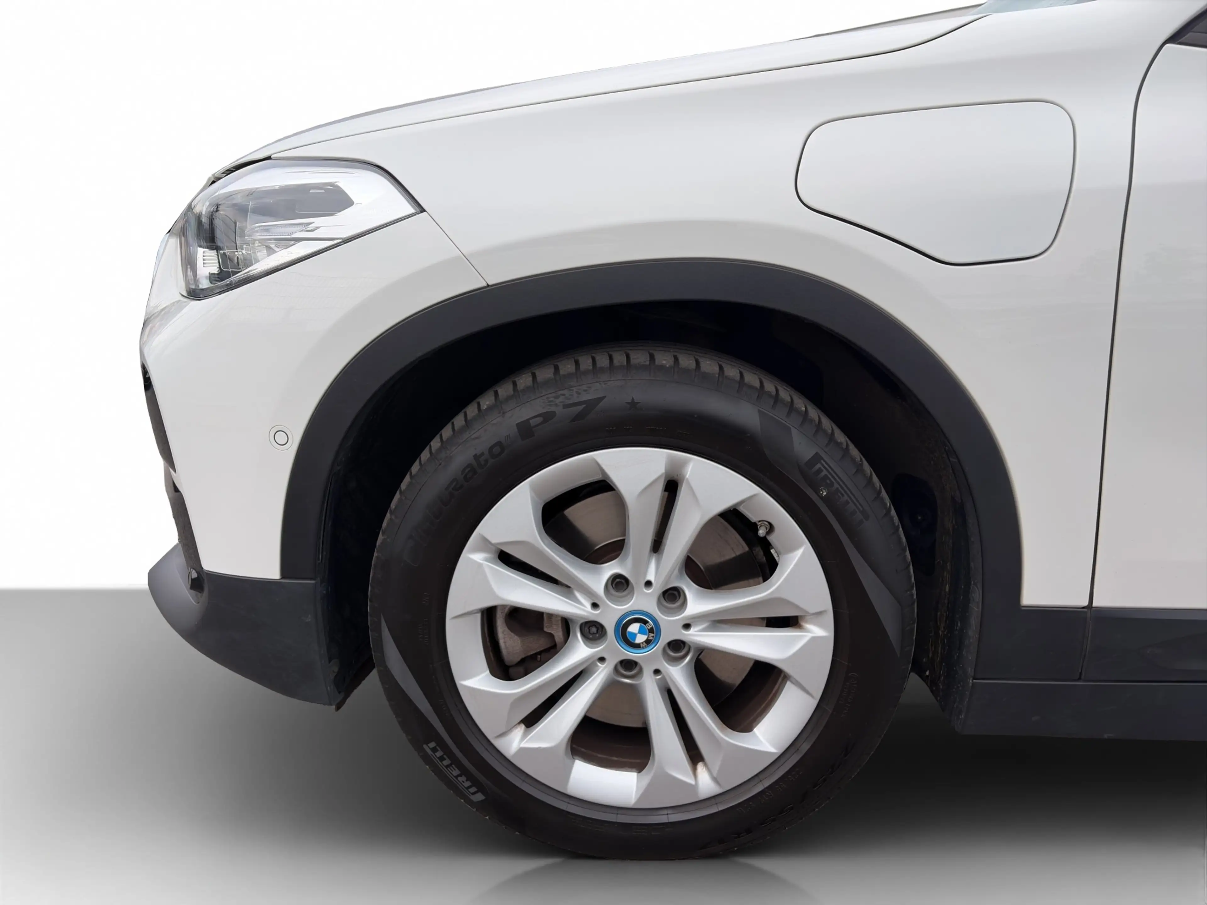 BMW X2 xDrive25e — photo 4