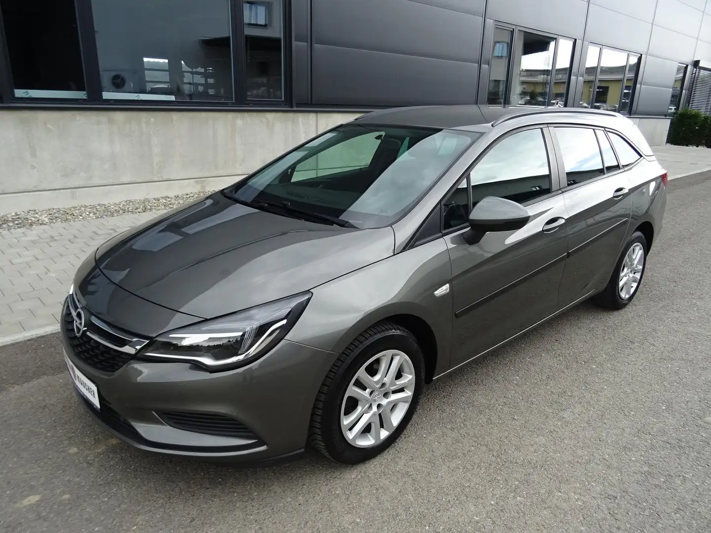 Opel Astra 1.6 CDTI DPF Sportstourer Edition Navi PDC Grau - 2