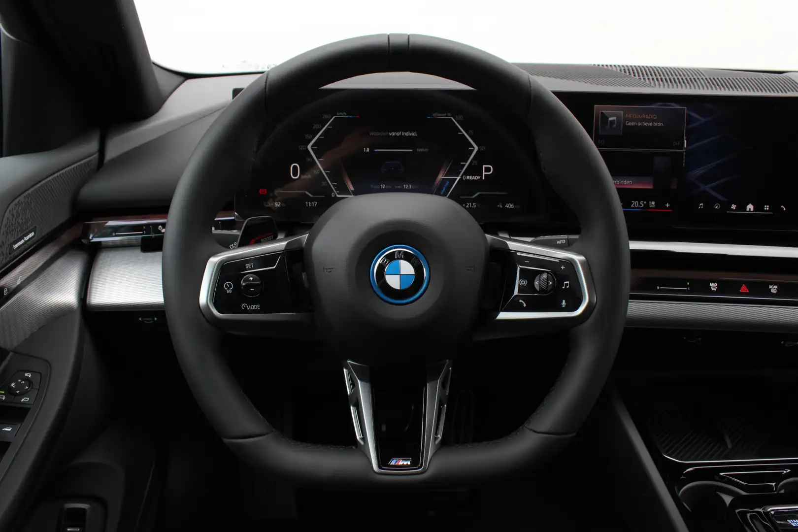 BMW i5 Touring eDrive40 M Sport / Panoramadak / Trekhaak Blauw - 2