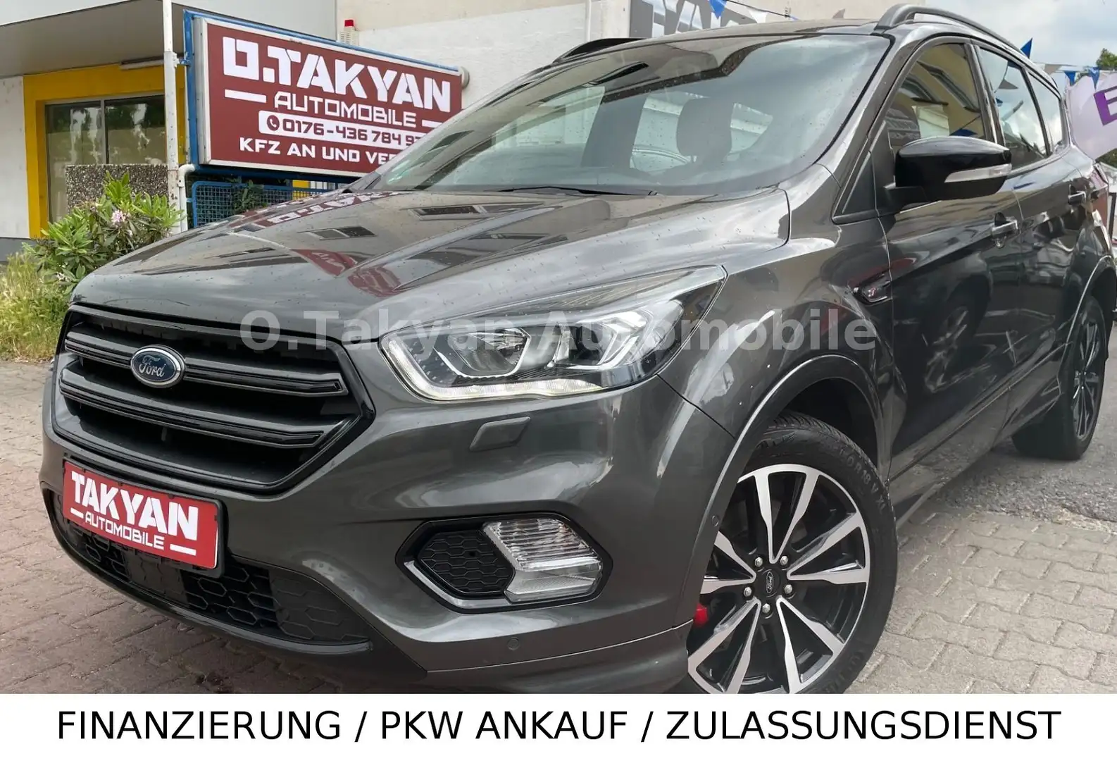 Ford Kuga ST-Line Grau - 1