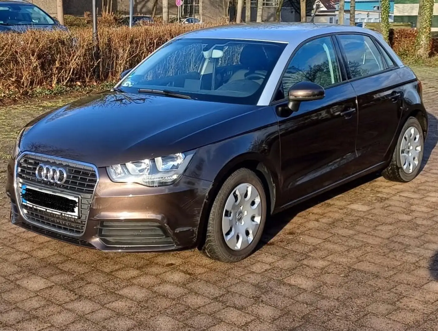 Audi A1 A1 1.2 TFSI Sportback Attraction Brown - 1