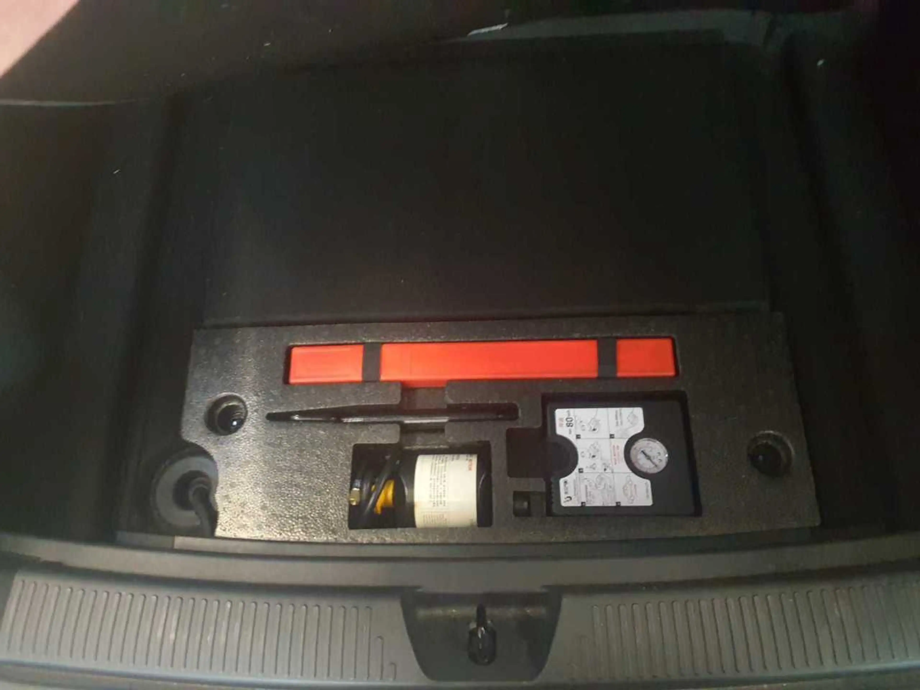MG MG4 KLIMAAUT RADIO TEMPO MFL PDC DAB LED CARPLAY ACC — photo 12