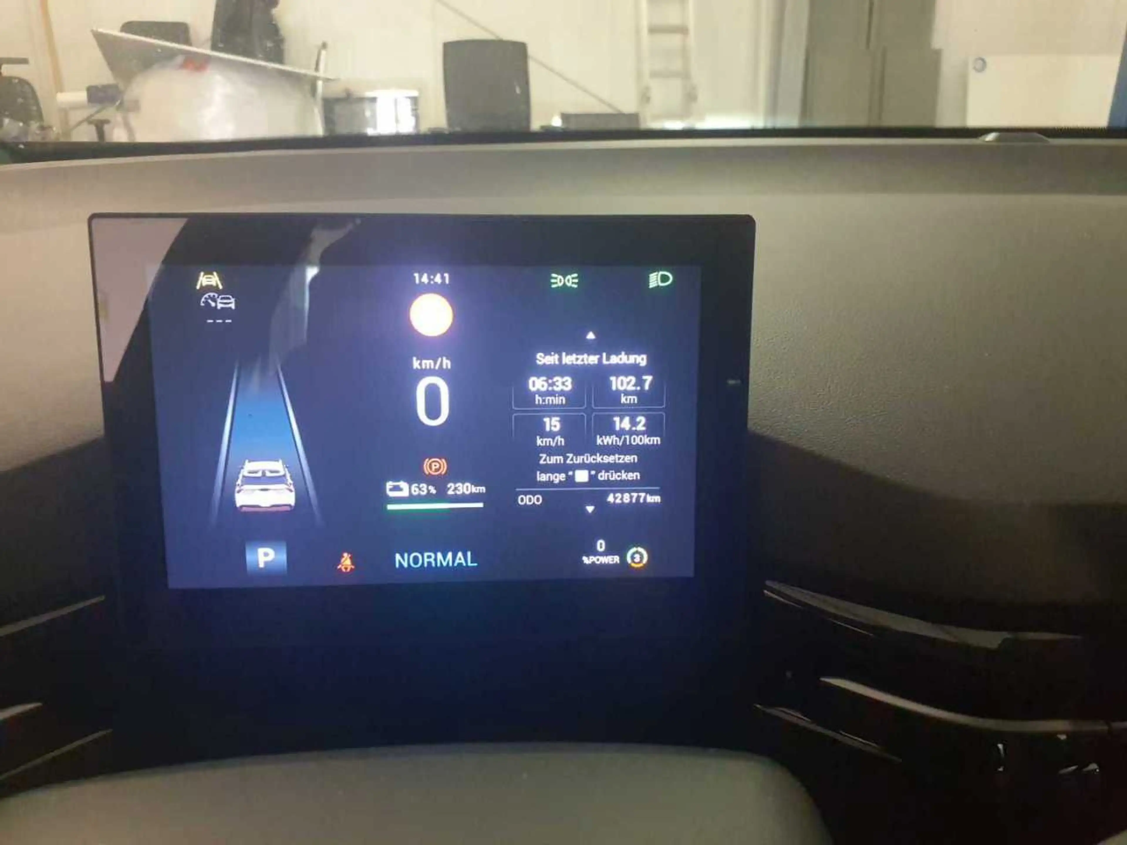 MG MG4 KLIMAAUT RADIO TEMPO MFL PDC DAB LED CARPLAY ACC — photo 9