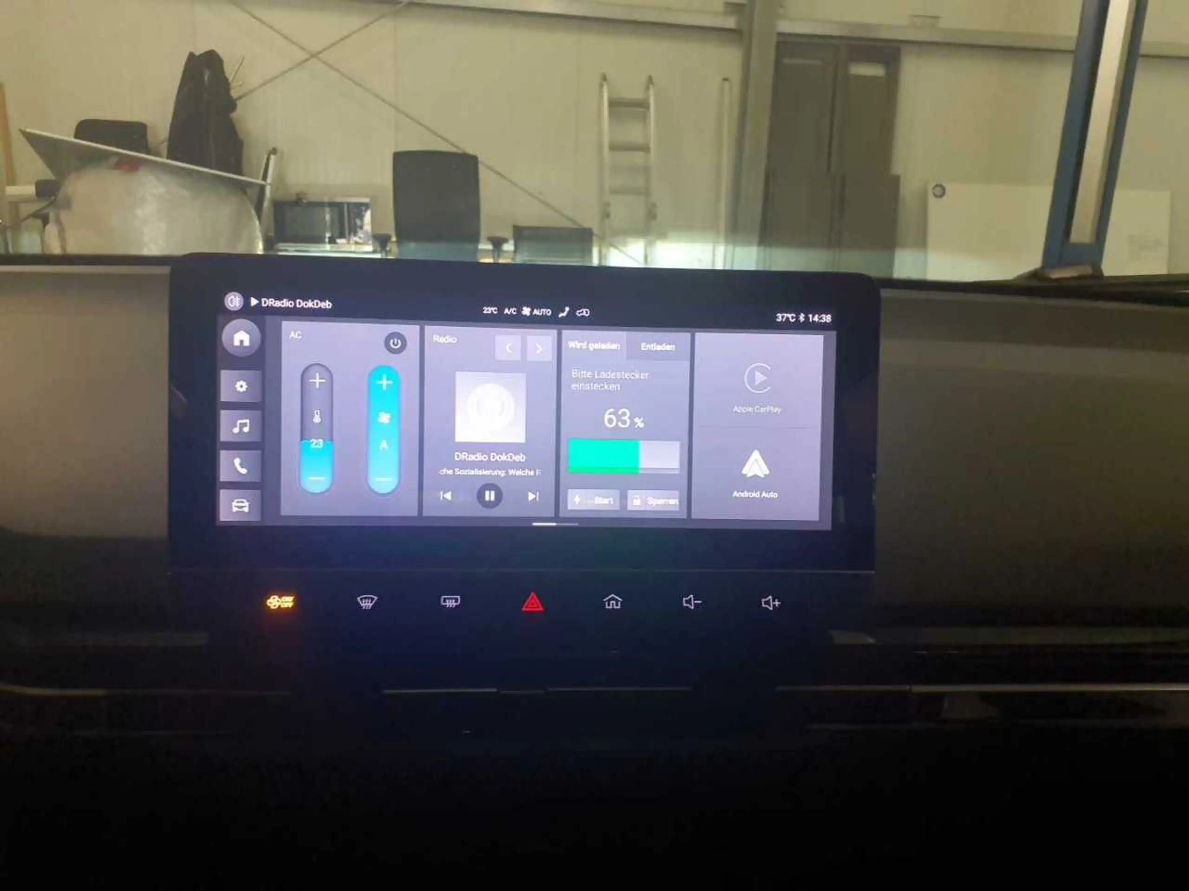 MG MG4 KLIMAAUT RADIO TEMPO MFL PDC DAB LED CARPLAY ACC — photo 10