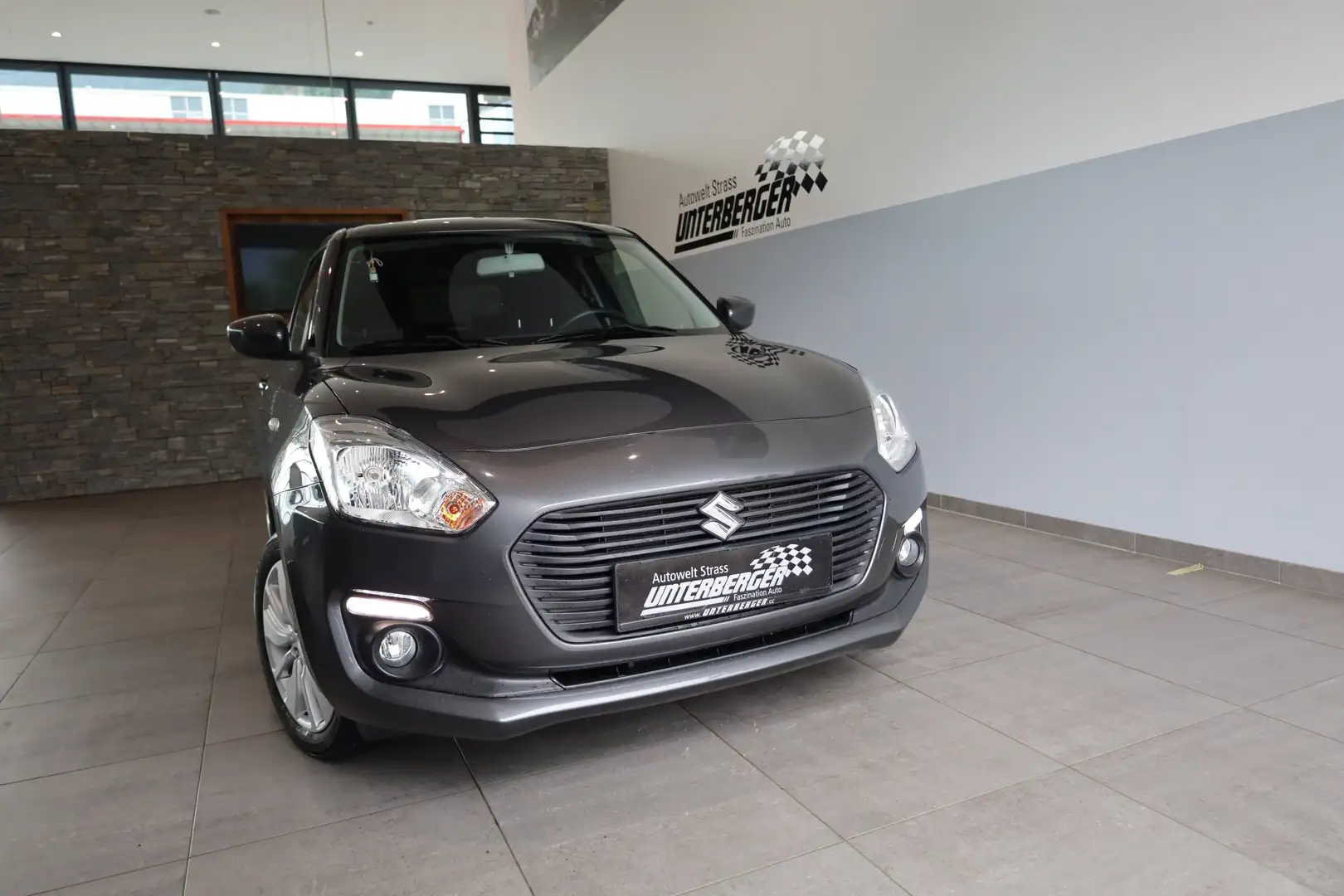 Suzuki Swift 1,2 DJ Allgrip Shine DAB RFK Tempomat PDC Grau - 2
