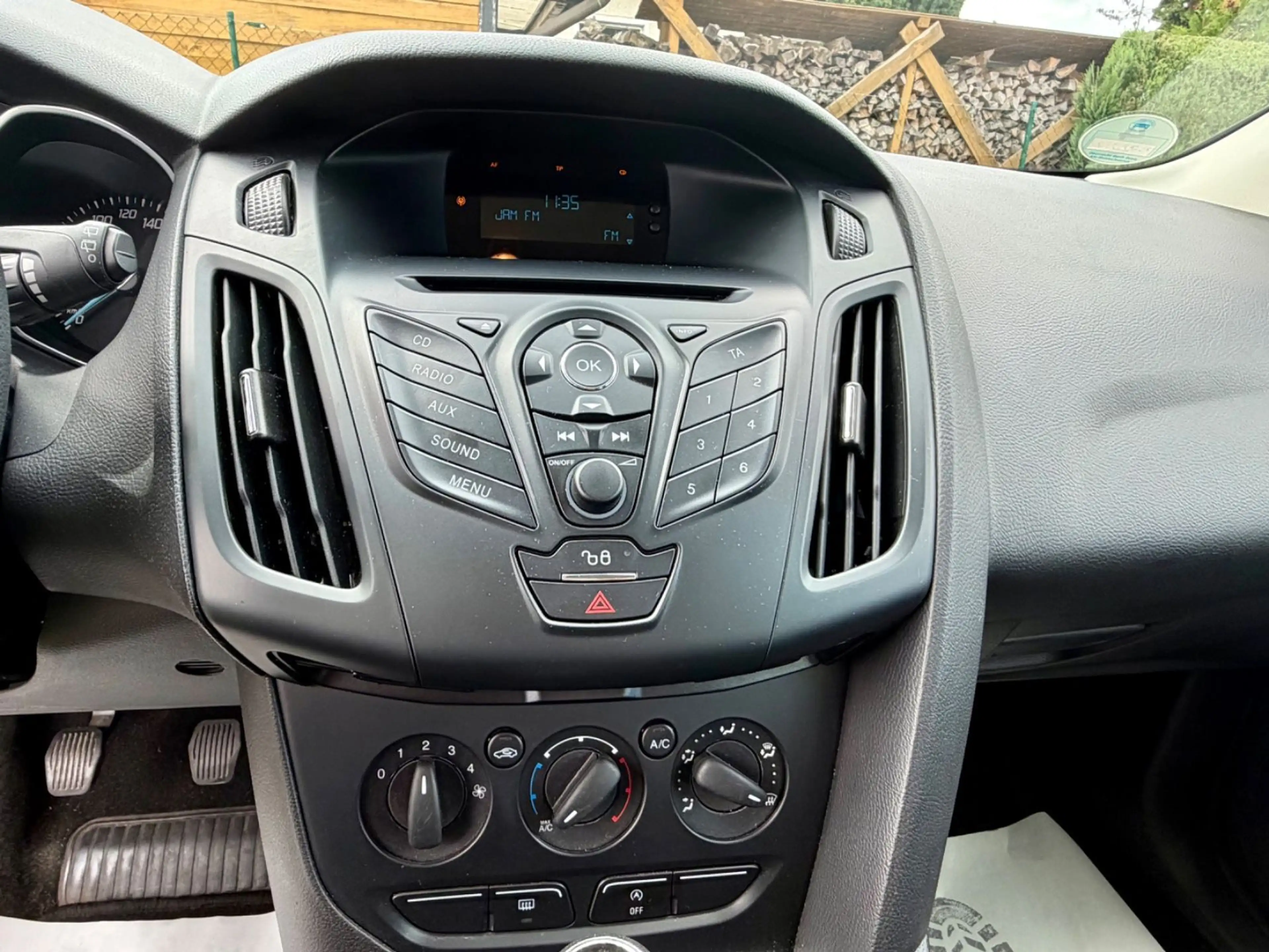 Ford Focus Lim. Ambiente, Allwetter, Klima, PDC — photo 14