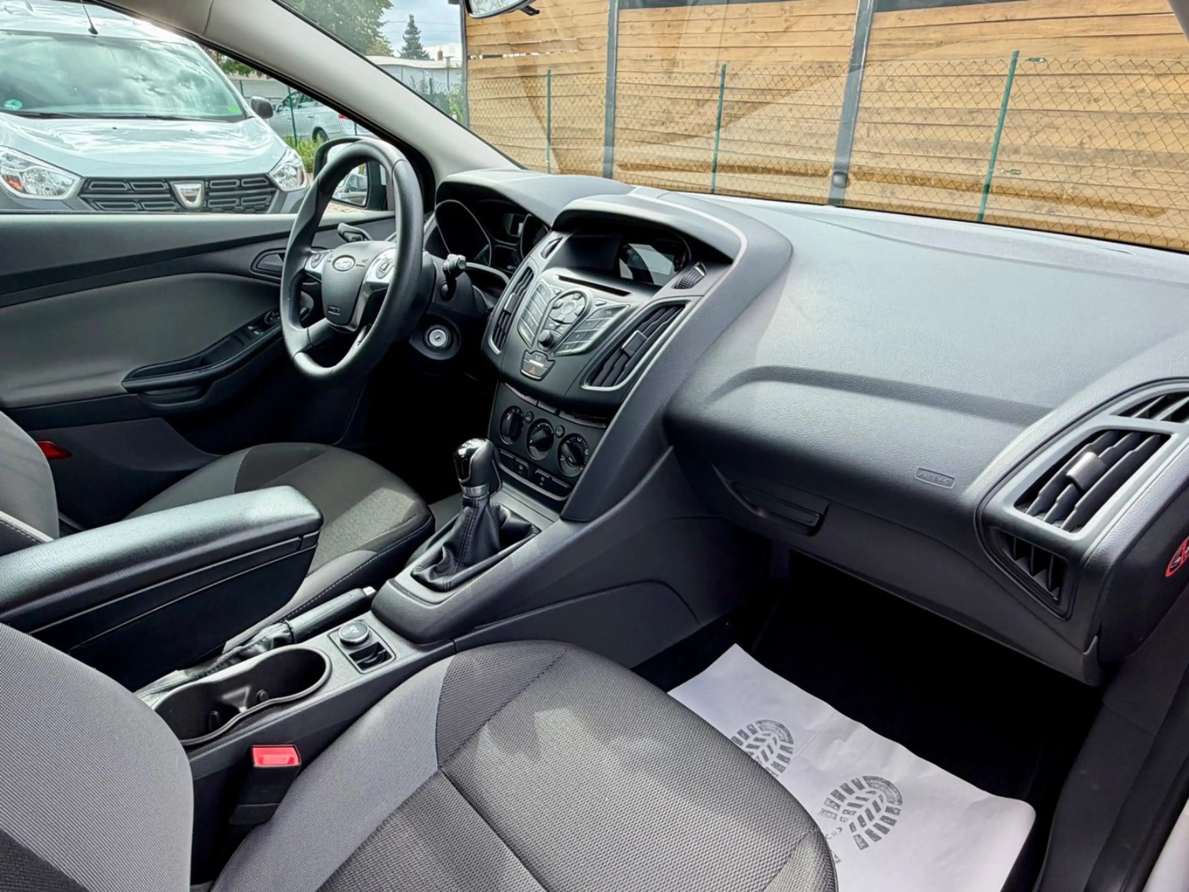 Ford Focus Lim. Ambiente, Allwetter, Klima, PDC — photo 10