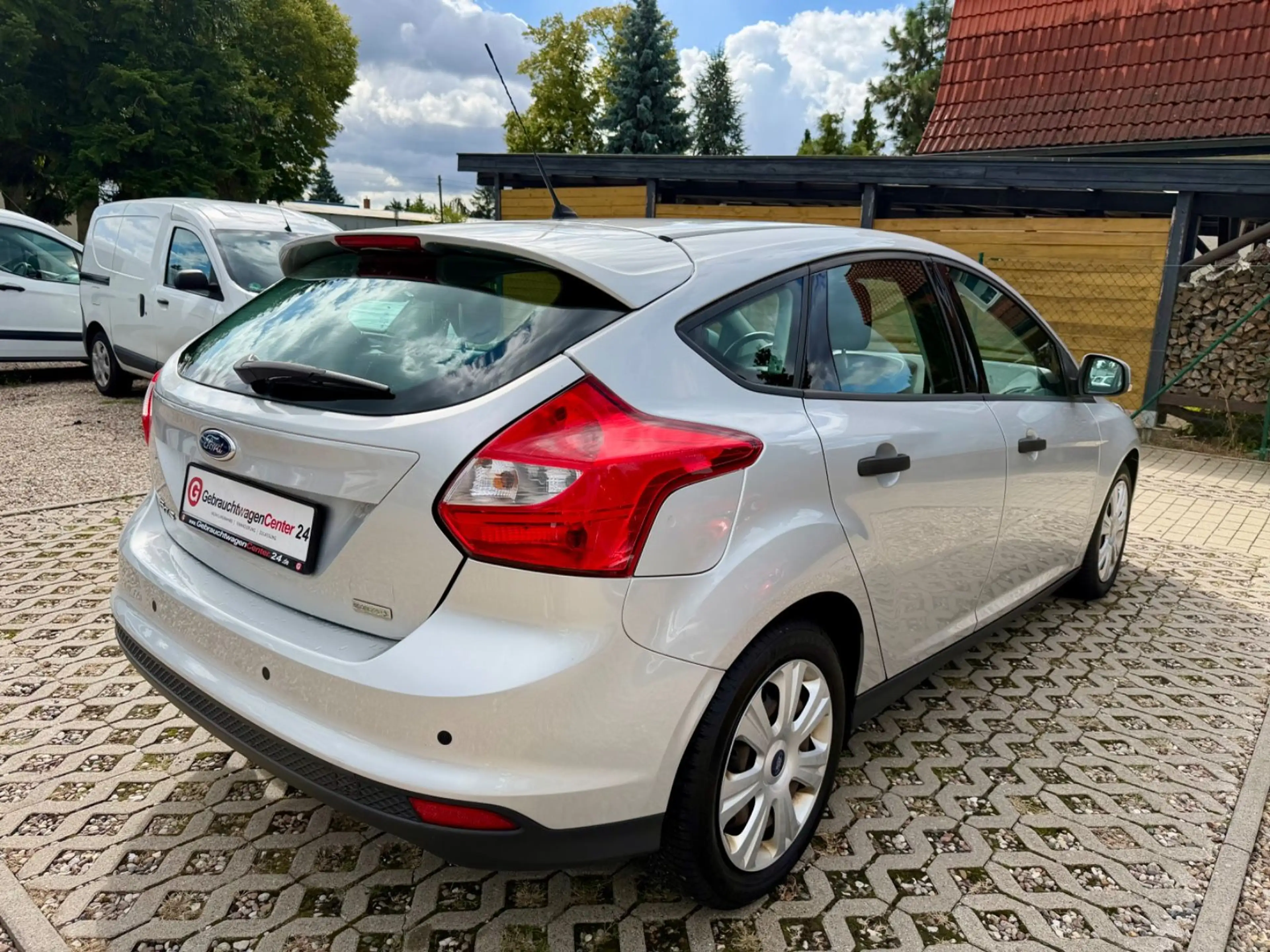 Ford Focus Lim. Ambiente, Allwetter, Klima, PDC — photo 3