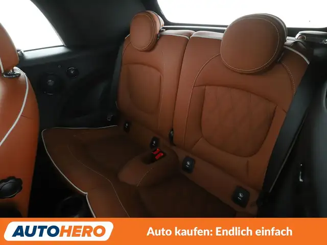 Mini Convertible view 14