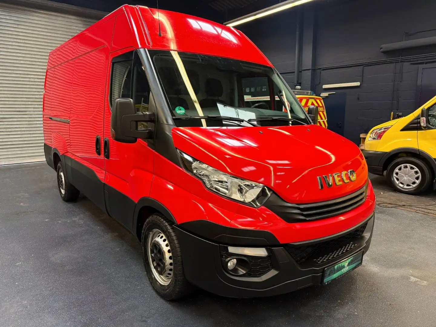 Iveco Massif Daily 35-210 Kasten L2H2 KLIMA TEMPOMAT AHK 3,5T Rot - 1
