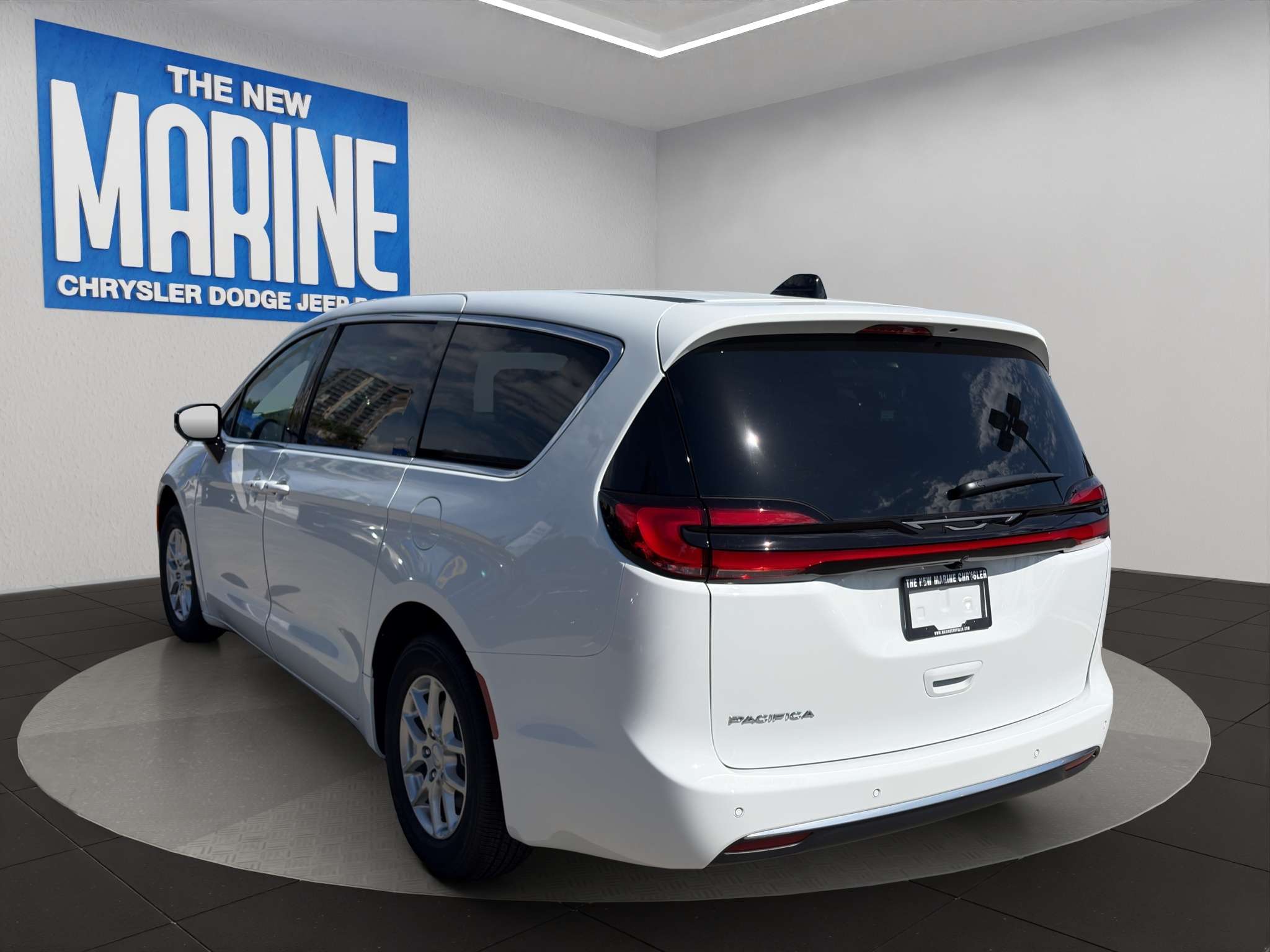2027 Chrysler Pacifica Select — photo 1