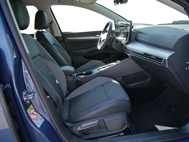 Volkswagen Golf view 4