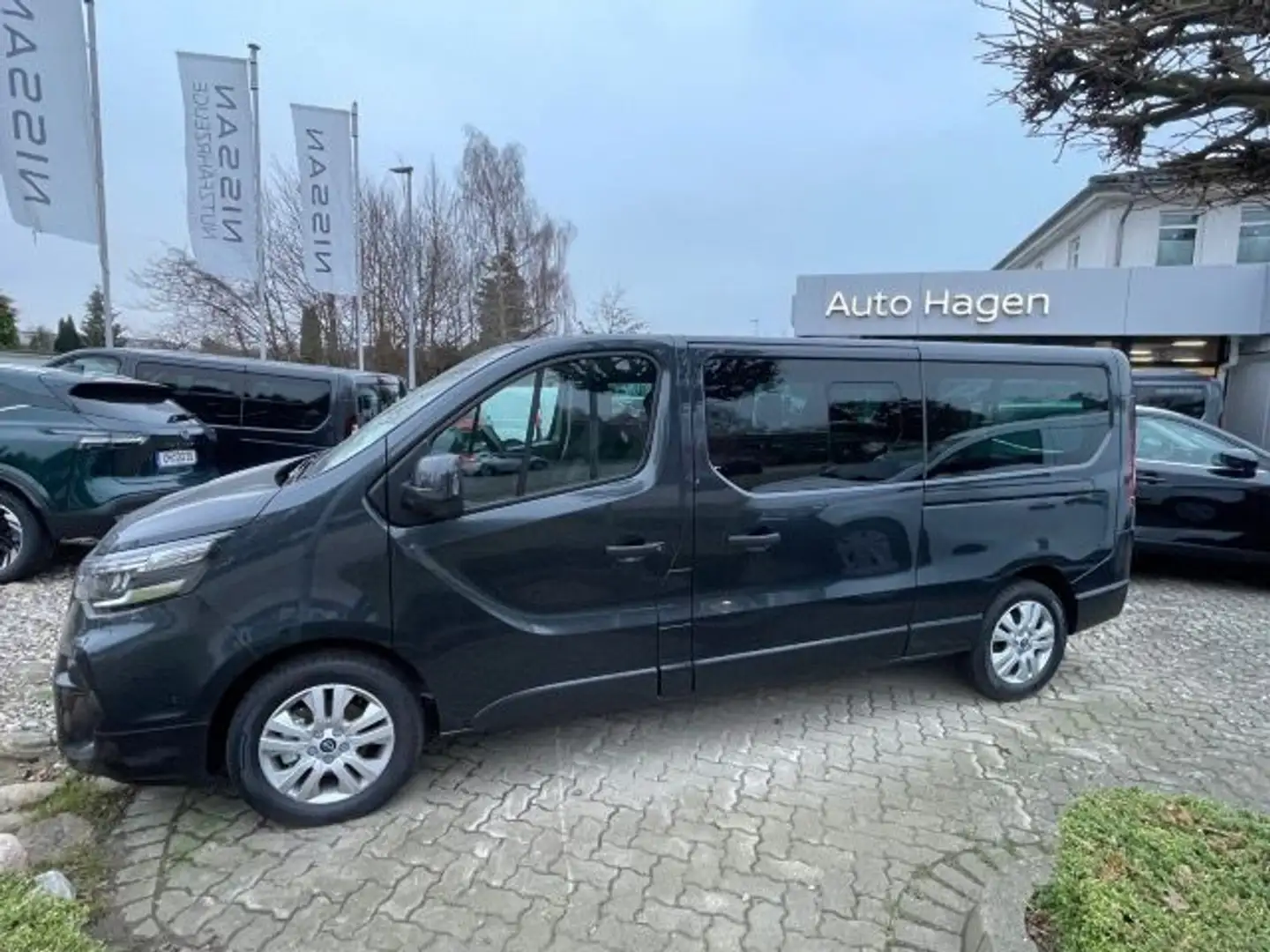 Nissan Primastar Kombi L2H1  3,0t Tekna Grau - 2