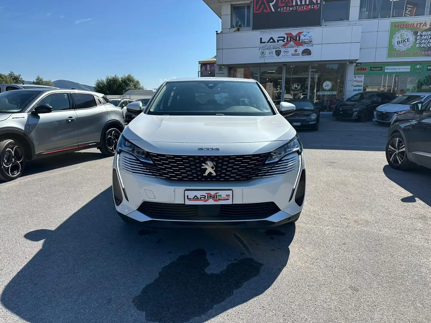 Peugeot 5008 5008 II 2021 1.5 bluehdi Allure Pack s Weiß - 2