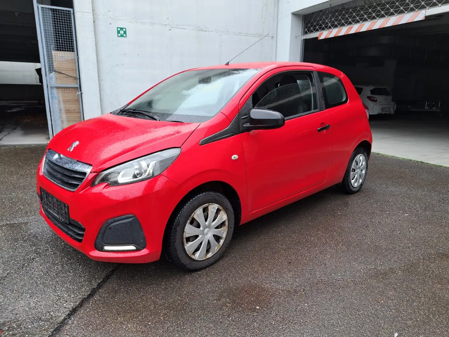 Peugeot 108 Basis Rot - 1