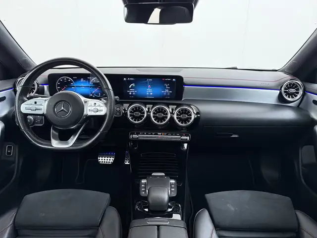 Mercedes-Benz Cla view 3