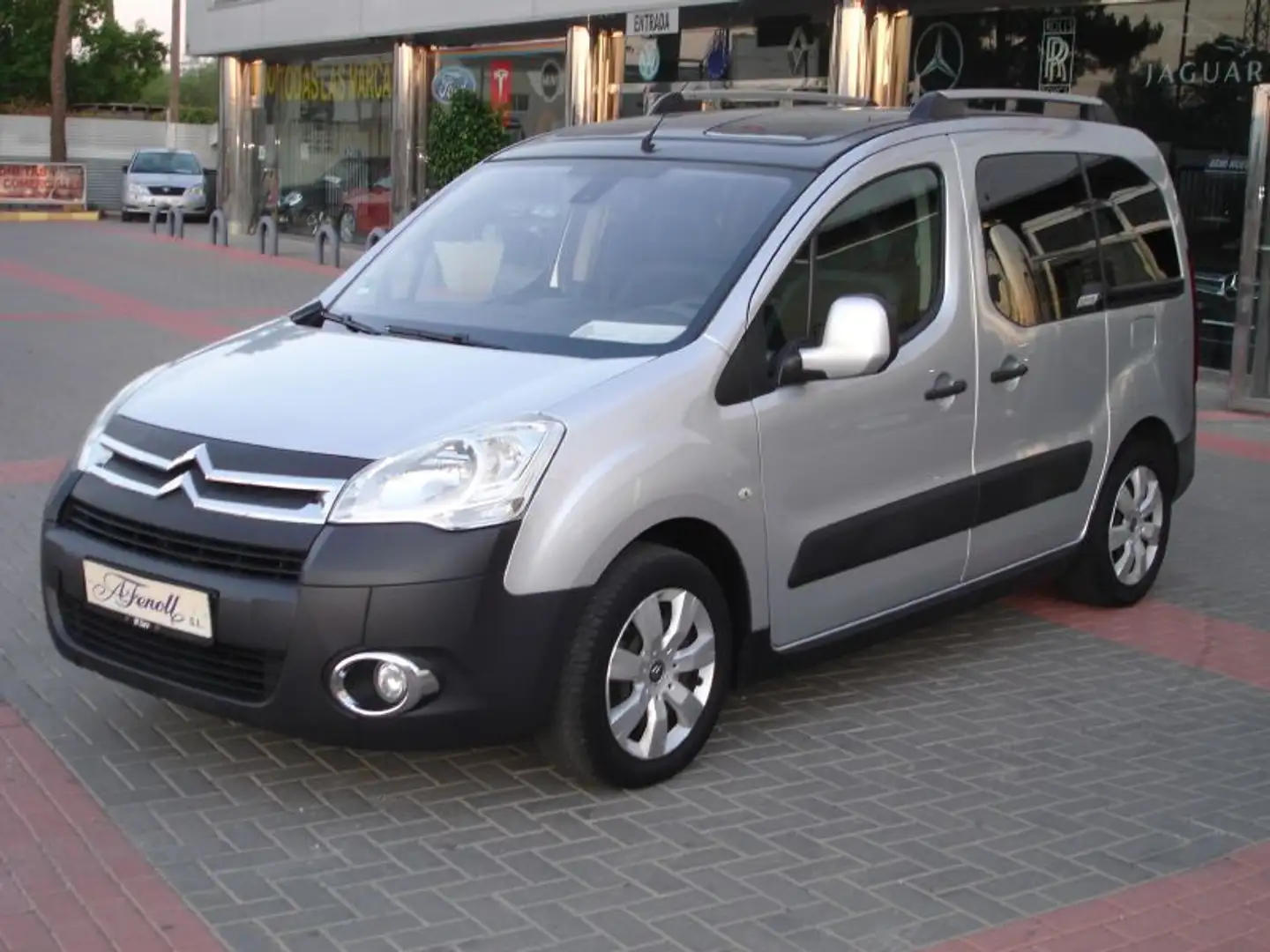 Citroen Berlingo Combi 1.6HDI XTR Plus 90 Silber - 2