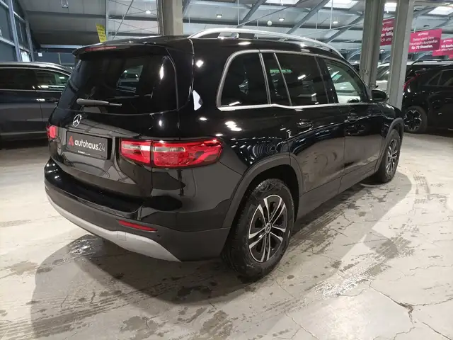 Mercedes-Benz GLB view 5