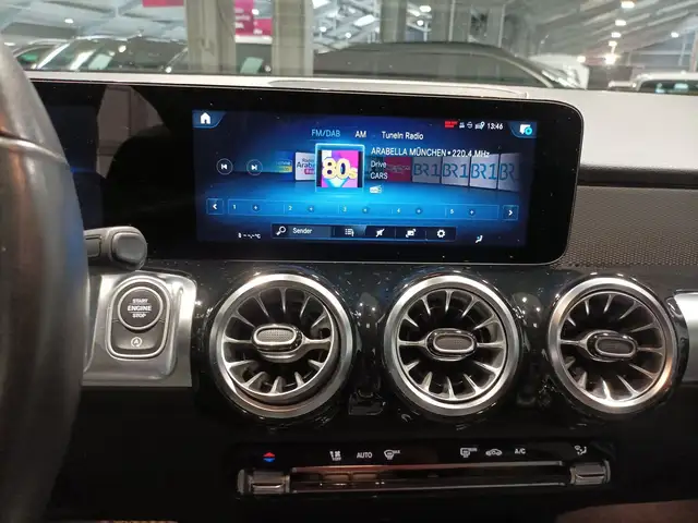 Mercedes-Benz GLB view 12