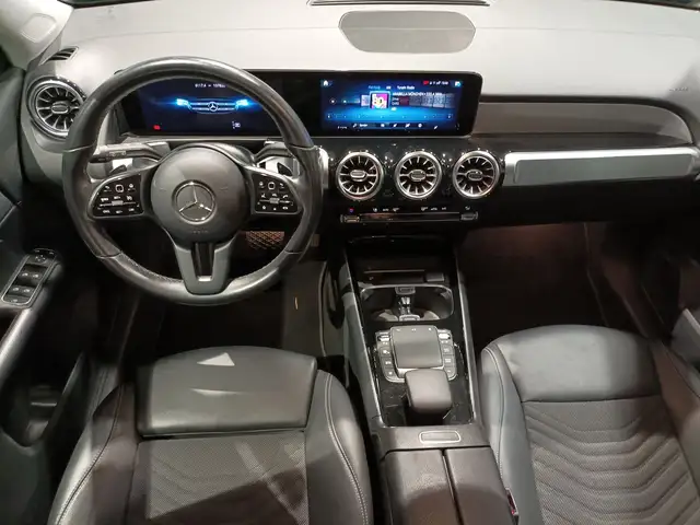 Mercedes-Benz GLB view 14
