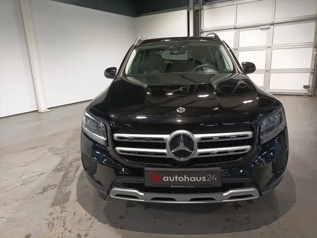 Mercedes-Benz GLB view 2