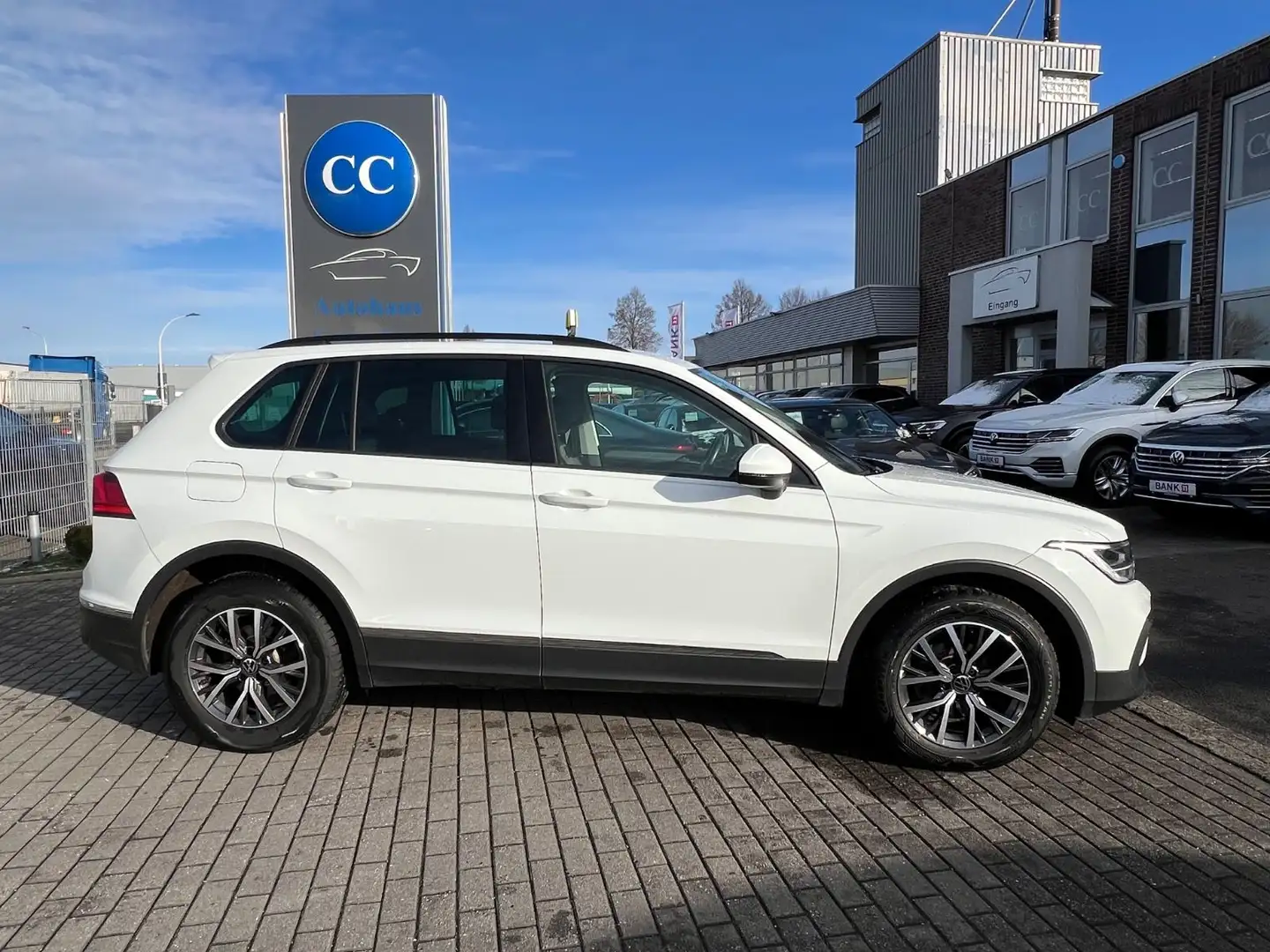 Volkswagen Tiguan 2.0 TDI Life Business AHK+Navi+e-klappe Blanc - 1