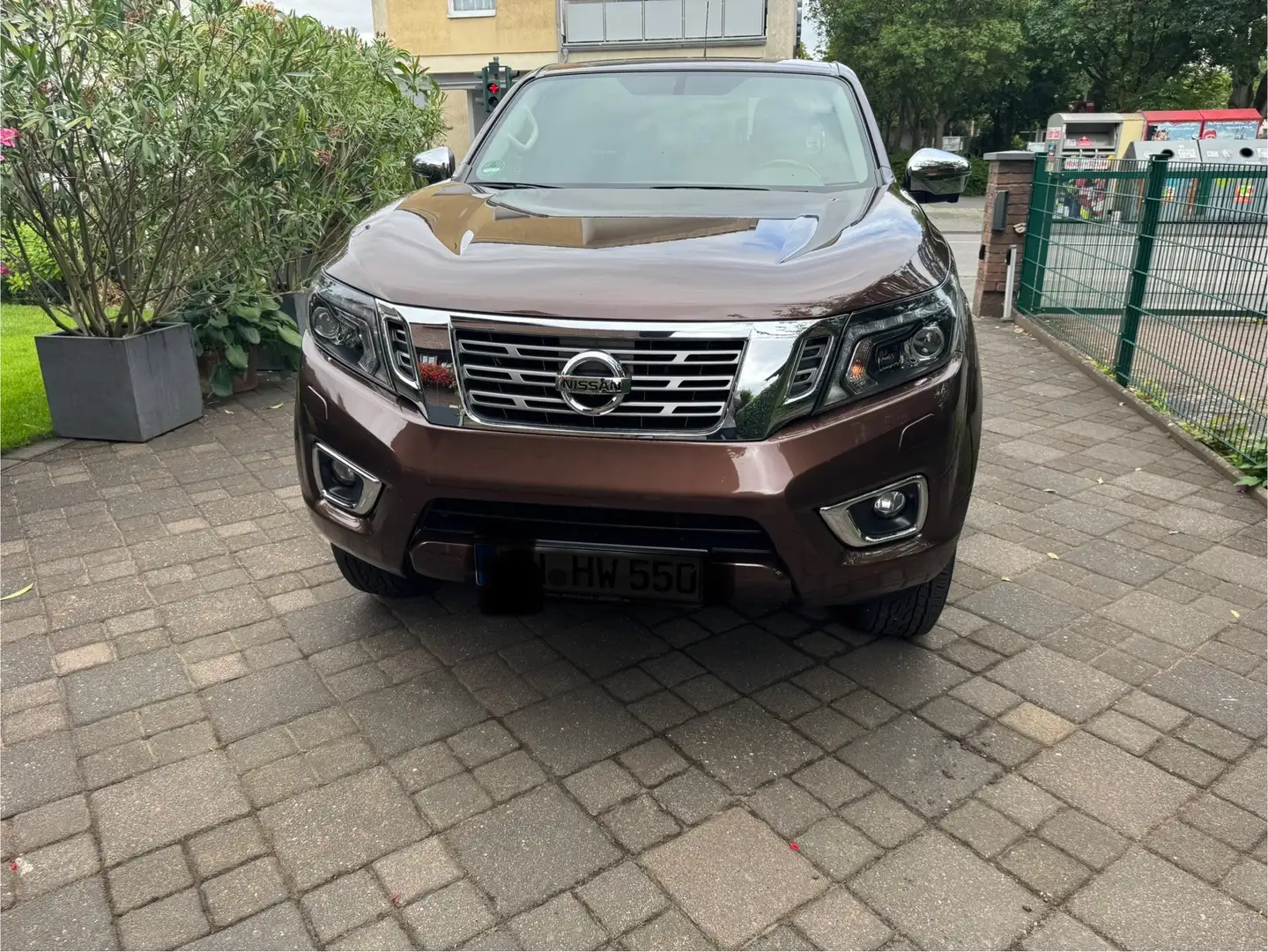 Nissan NP300 N-Connecta King Cab 4x4 Brązowy - 2