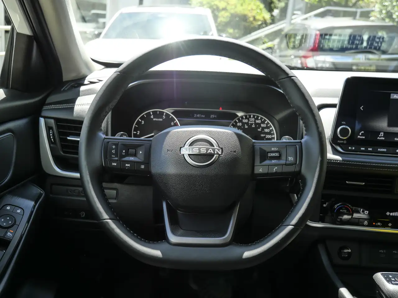 Nissan Rogue fotografie Nissan Rogue
