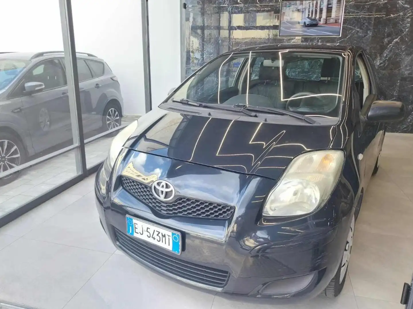 Toyota Yaris 1.0 3 porte Sol (Garanzia 12 Mesi) Nero - 2