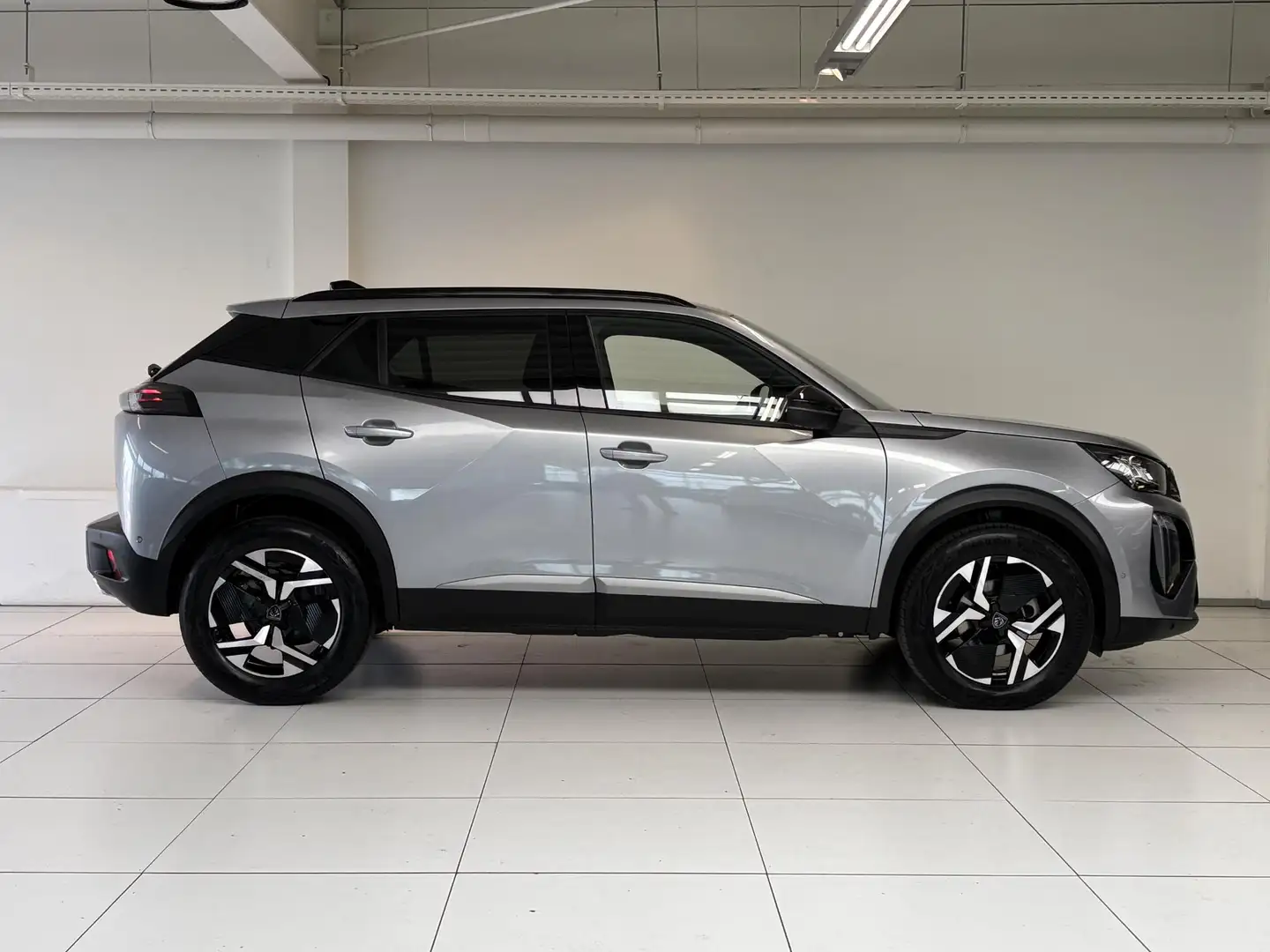 Peugeot 2008 1.2 PureTech 130 Allure Automaat | Stoelverwarming Grau - 2