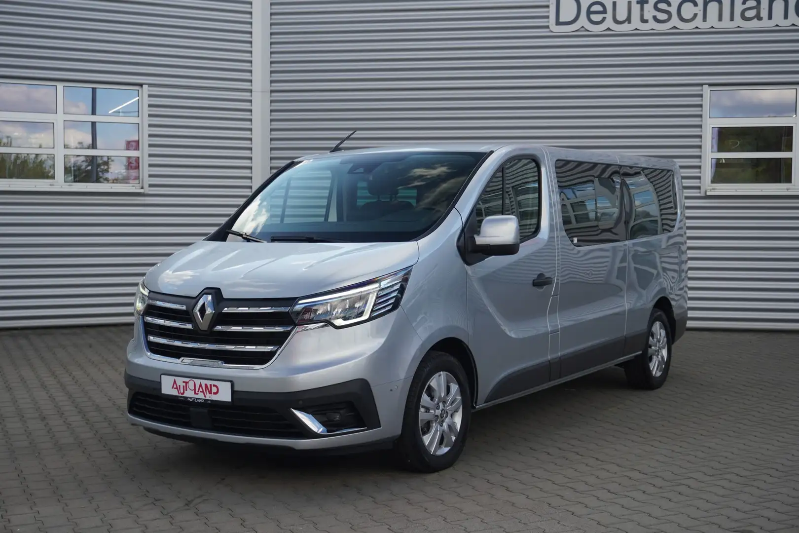 Renault Trafic Combi 2.0 L2H1 LED Navi Totwinkel Kamera Silber - 2