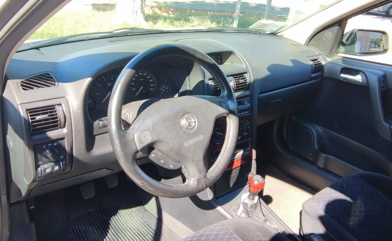 Opel Astra II 5p 1.4i 16v Club, foto 7
