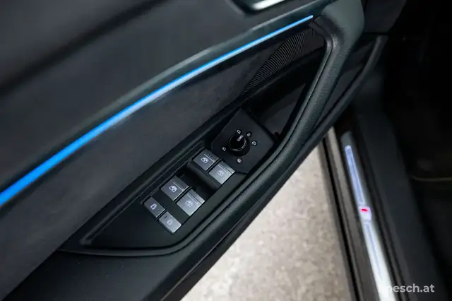 Audi Q8 e-tron 55 SB quattro 2x S-LINE TRAUMEXTRAS -52% Ansicht 33