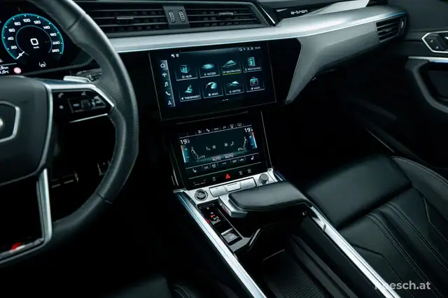 Audi Q8 e-tron 55 SB quattro 2x S-LINE TRAUMEXTRAS -52% Ansicht 28