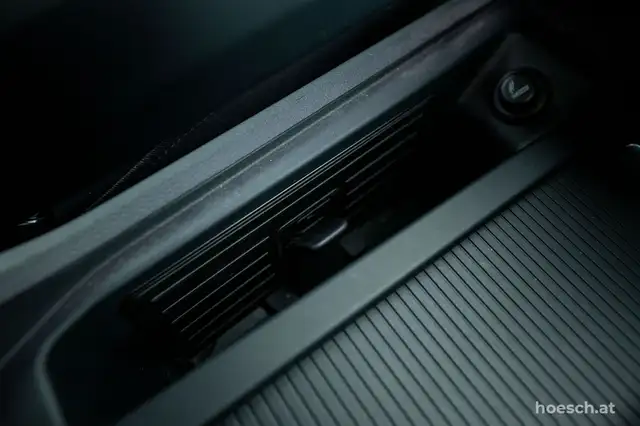 Audi Q8 e-tron 55 SB quattro 2x S-LINE TRAUMEXTRAS -52% Ansicht 31