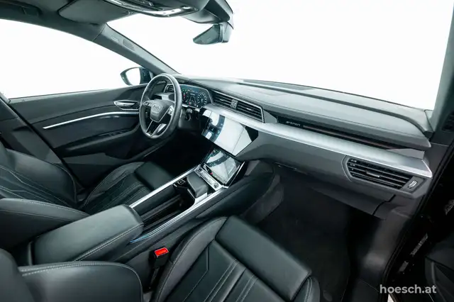 Audi Q8 e-tron 55 SB quattro 2x S-LINE TRAUMEXTRAS -52% Ansicht 25