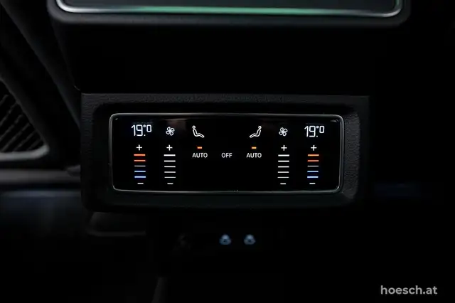 Audi Q8 e-tron 55 SB quattro 2x S-LINE TRAUMEXTRAS -52% Ansicht 32