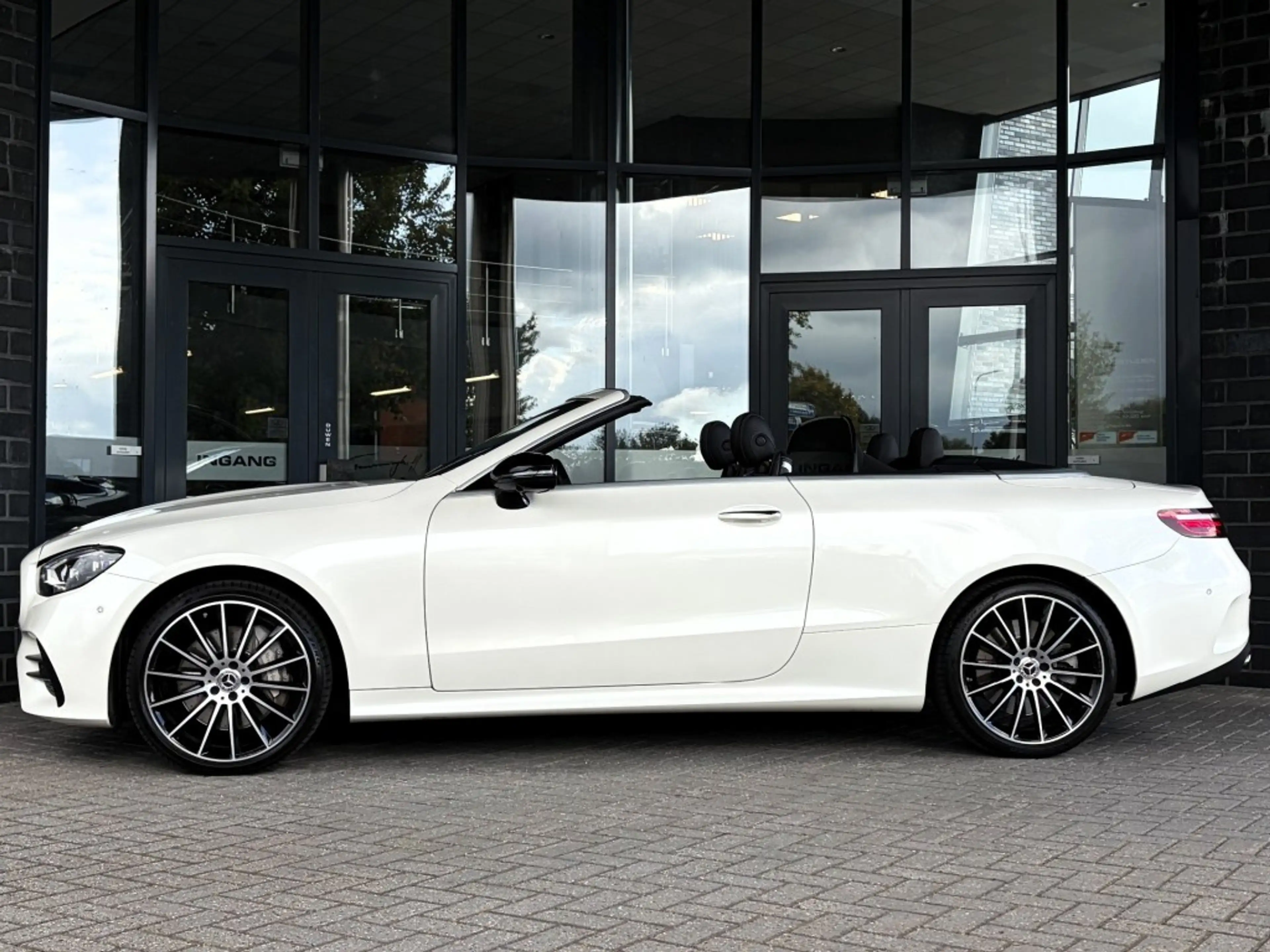 Mercedes-Benz E 450 CABRIO 4M. - AMG L. -  BURMESTER - 19 INCH — photo 4