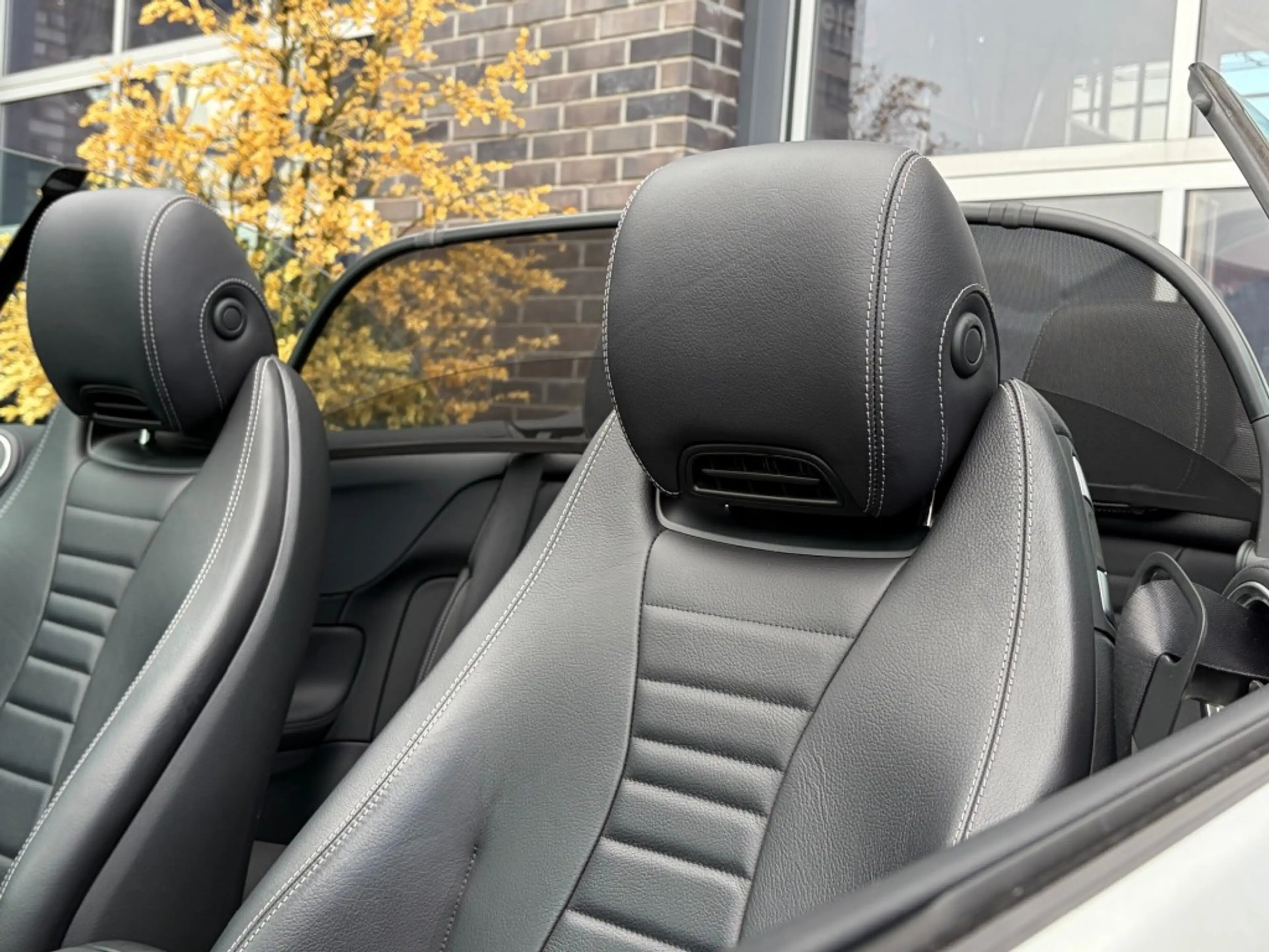 Mercedes-Benz E 450 CABRIO 4M. - AMG L. -  BURMESTER - 19 INCH — photo 37