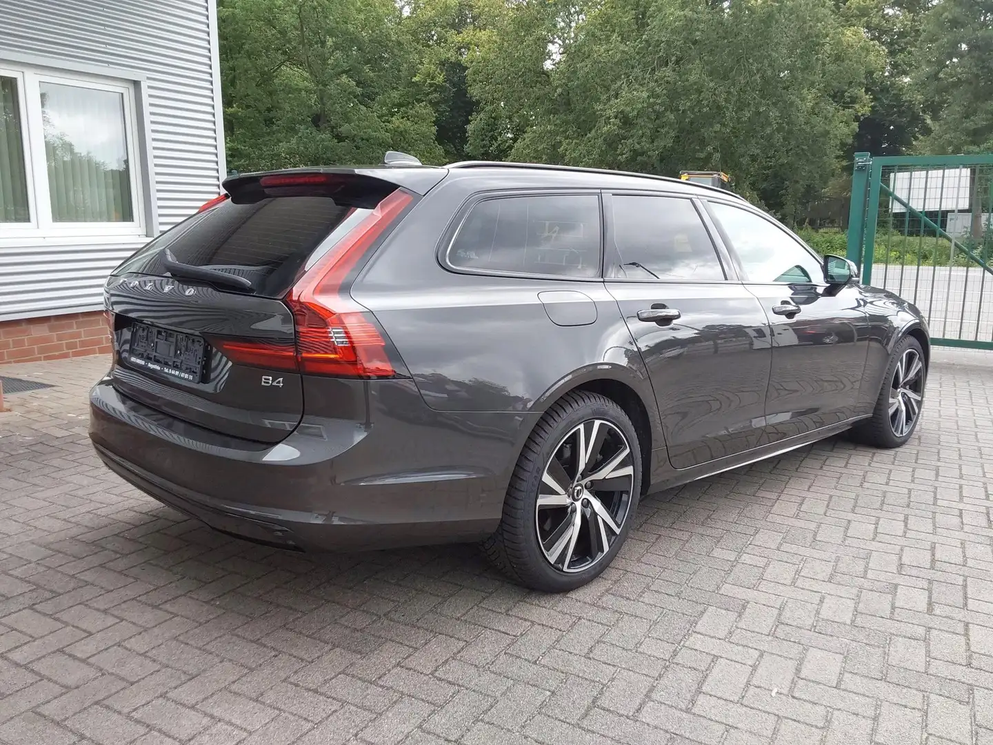 Volvo V90 B4 D Plus Dark ACC/LED/PDC/Kamera 145 kW (197 P... Grey - 2